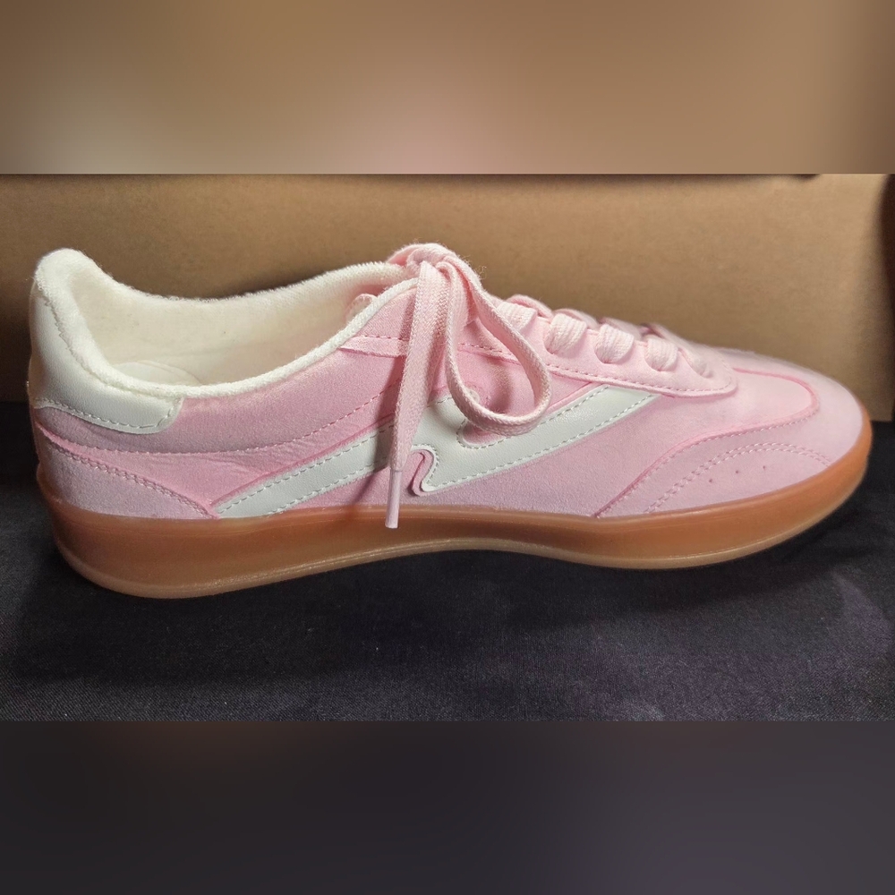 Madden Girl Giia Light Pink Suede Gum Sole Sneakers 7 W/ Box - Picture 10 of 15